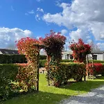 Campsite Le Pont Rouge & Les Vignes