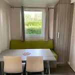 Campsite Le Pont Rouge & Les Vignes *
