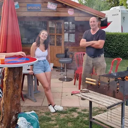 Camping Le Pont Rouge & Les Vignes Chipilly