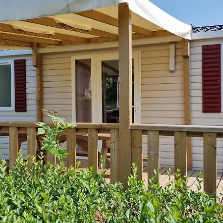 Campsite Le Pont Rouge & Les Vignes Chipilly