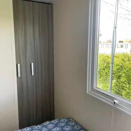 Le Pont Rouge & Les Vignes Camping Chipilly